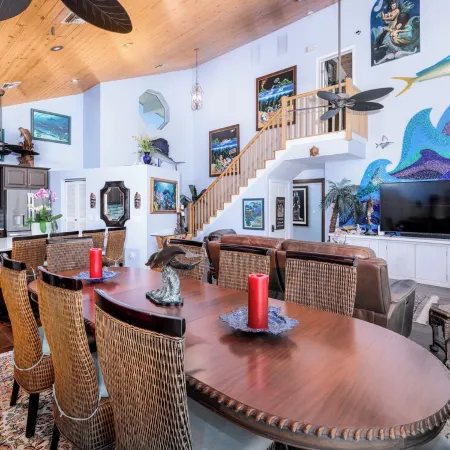 Sleeps 10 - Private house with 110’ of Deep Water Dockage, Pool, Hot Tub & more!