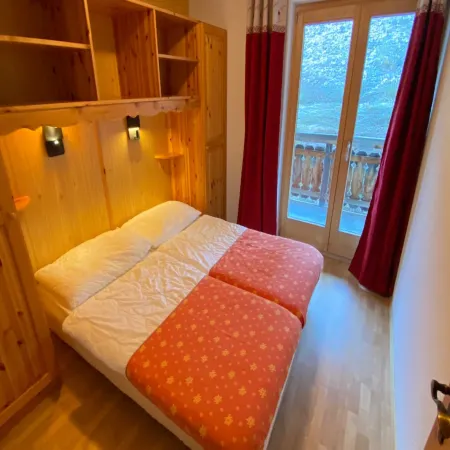 Inviting apartment near village center