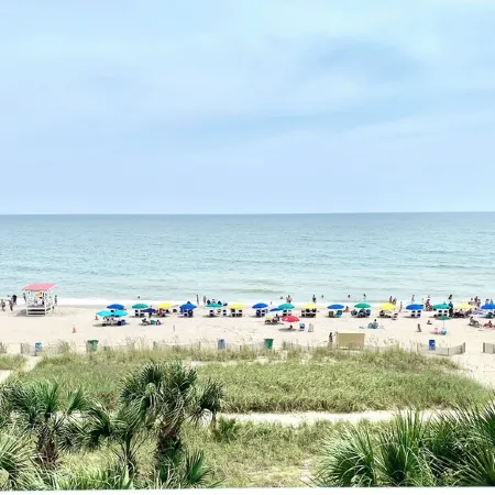 Oceanfront Condo, Balcony, Pools, Beach Access, Walk to Restaurants & Boardwalk