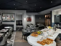 Edinburgh Marriott Hotel Holyrood Hotels near Our Dynamic Earth