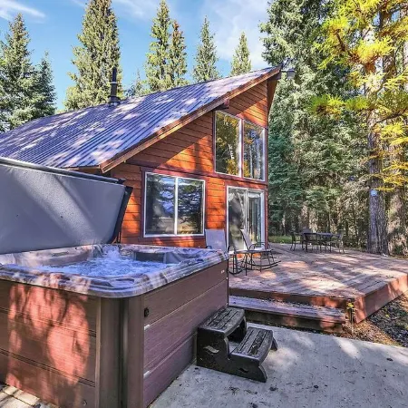 Tranquil Dog-Friendly Lake Cabin