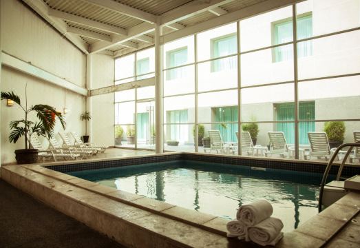 피에스타 인 페리페리코 수르 실내 수영장