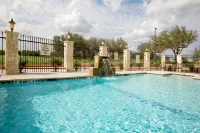 Holiday Inn Express & Suites Beeville by IHG - piscine