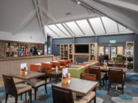 Holiday Inn Express EDINBURGH AIRPORT by IHG Hoteles en Edimburgo