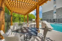 Holiday Inn Express & Suites DENTON SOUTH by IHG - Pools
