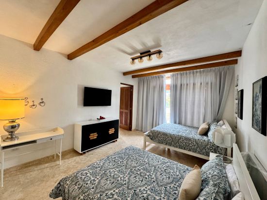 Lujosa villa en Punta Cana con piscina privada y acceso a la playa