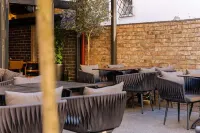 การ์นิ โฮเทล ดุม