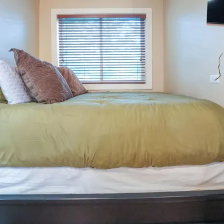 First Floor Studio Resort Access Portable AC