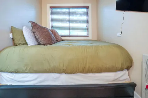 First Floor Studio Resort Access Portable AC