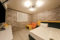 Gongju Guam Motel - Motels