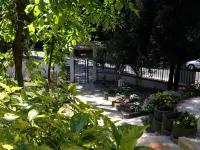 Cozy Villa with Garden Near the Sea