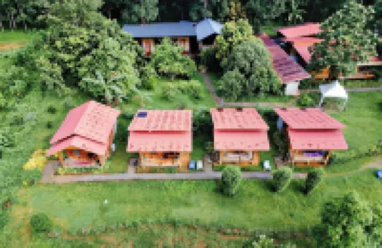 บ้านสวนภูธาร โรงแรมใกล้เขื่อนเชี่ยวหลาน