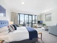 King Size Studio With Water View, Walk To The City - Kitchens