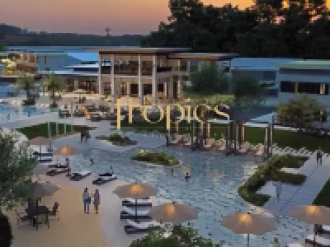 The Tropics at MacArthur Park Hotels in Palo