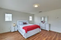 7 Mi to Lake Yosemite: Family Home w/ Fenced Yard - 2-Star