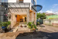 Cherry Apartment - Thao Dien Centre Hotels near District 2