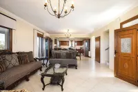 Villa Aris: A Serene Experience, 3BRs, Pool & BBQ