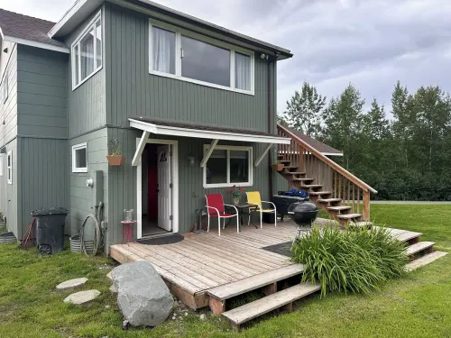 Tiny House with Bear Mountain Views.... Only 25 Minutes outside of Anchorage