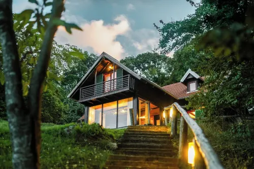 Wild Rose Samobor: Tranquil Holiday Home – Relax, Recharge, Enjoy Nature! Hotels in Grad Samobor