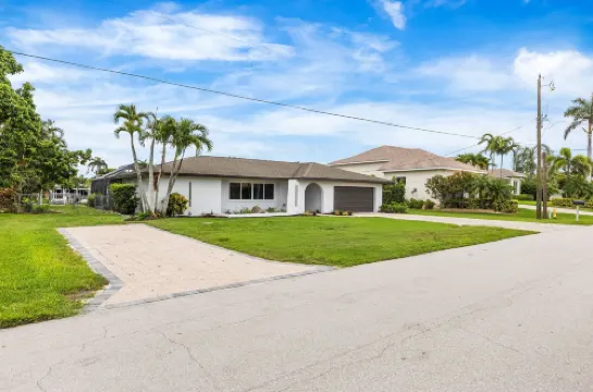 河濱住宅，帶私人碼頭、泳池和海灘 麥格雷戈酒店