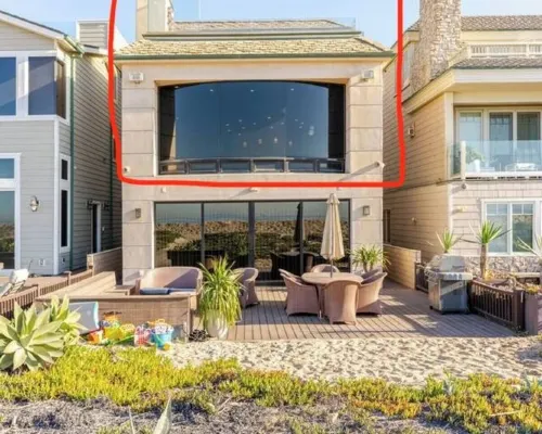ON THE SAND! 5 Bedroom Beachfront Masterpiece in Huntington Beach, CA サンセット・ビーチのホテル