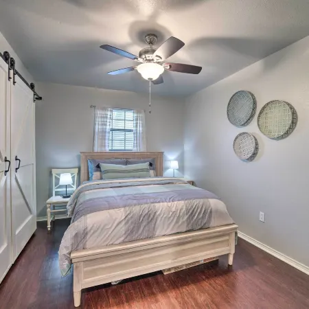 Lakefront Home < 3 Miles to Historic Granbury!