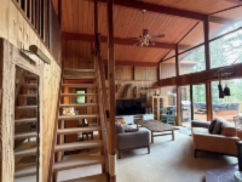 Misty Haven Main House サーニッチのホテル