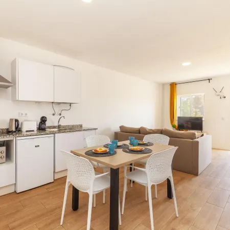 X 10 - 2 Bed Apartment in Quinta da Ponte