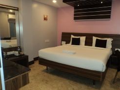 Mani's Residency