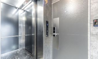 Iris Hotel Yeongdeungpo Seoul