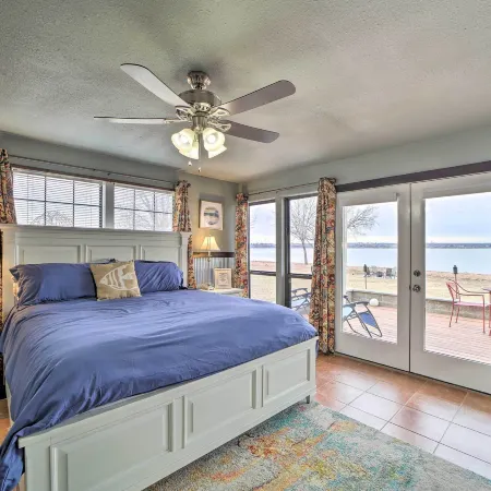 Waterfront Disney Getaway w/ Private Beach! Hotels in Mayes County