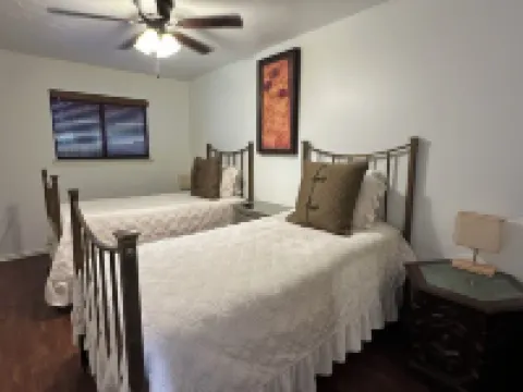 Charming 4-bedroom house with AC, WiFi in enchanting Castroville Hotels in Medina County