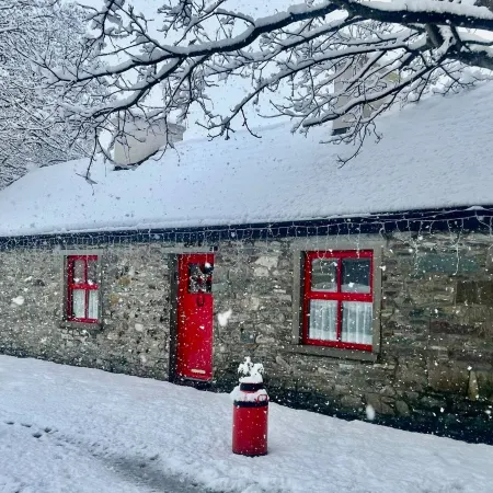 Cosy Farm Cottage on the Ring of Kerry