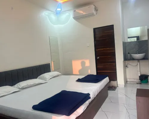 MORESHWAR PRIDE & RESIDENCY Hotels in Verul