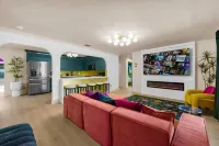 5 Min to Beach Heated Pool Hot Tub BBQ - Balkon