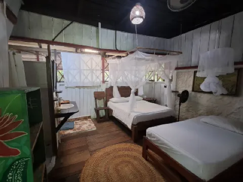 มาโลกา นาปู-อีโคเดสติโนส โรงแรมใน