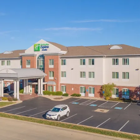 Holiday Inn Express & Suites CINCINNATI-BLUE ASH by IHG