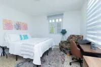 Casa Lula Beach Retreat, 3BR Near Coast, Arecibo Comfort, Nature & Relaxation