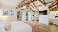 Venice Veranda by Avantstay 1 Block to Venice Beach + Rare Walk Street + Firepit + Outdoor Dining
