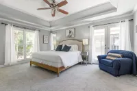 3926 Pineview, Smyrna - Country Houses