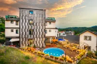 Samcheok Jangho Top Pension - Pools