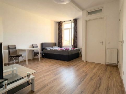 Cozy 1BR Apt with Lounge Central Vienna