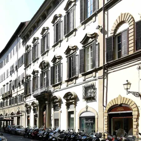 Elegant 2BR Apartment • 2 Bathrooms • Sleeps 6