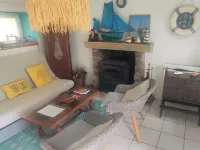 Single-storey house, typical of Brittany,. animals accepted. Hotels in Paimpol