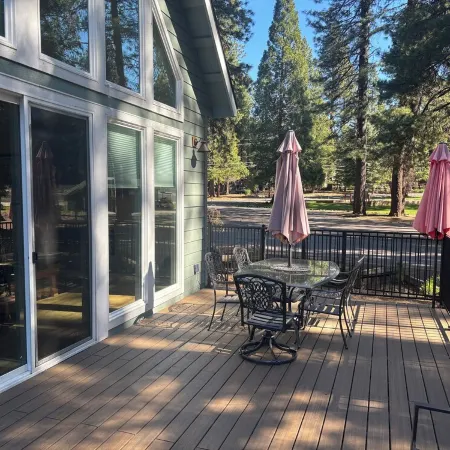 Family Lake House Steps from Rec 1 with Beach and Lake Access Отели в г. Пламас Каунти