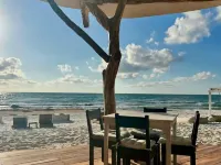 Hotel Qamar Lux Hotels near Ziggys