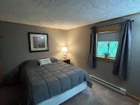 Winni Chalet w/ lake, beach, & boat launch access