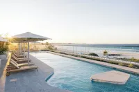 Kirra Point Holiday Apartments - Beach