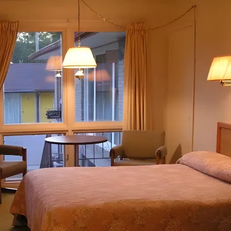 Town'n Country Motor Inn