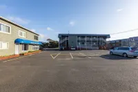 Surfside Resort - parking